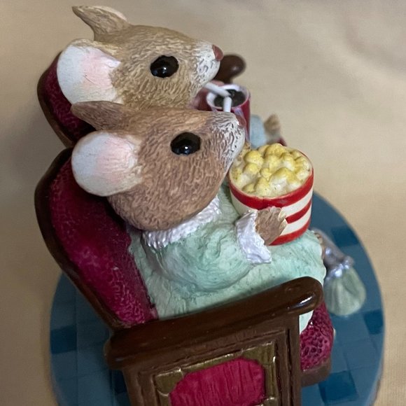 Tender Touch 'Mouse Matinee' Hallmark Figurine - Picture 3 of 7